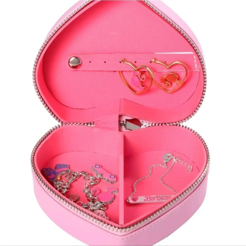Barbie Heart-Shaped Zippered Jewelry Travel Case‎